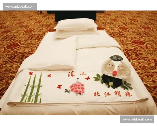 中式铺床比赛技巧大揭秘 客房床品艺术展示与完美细节解析 中式铺床比赛技巧大揭秘 客房床品艺术展示与完美细节解析